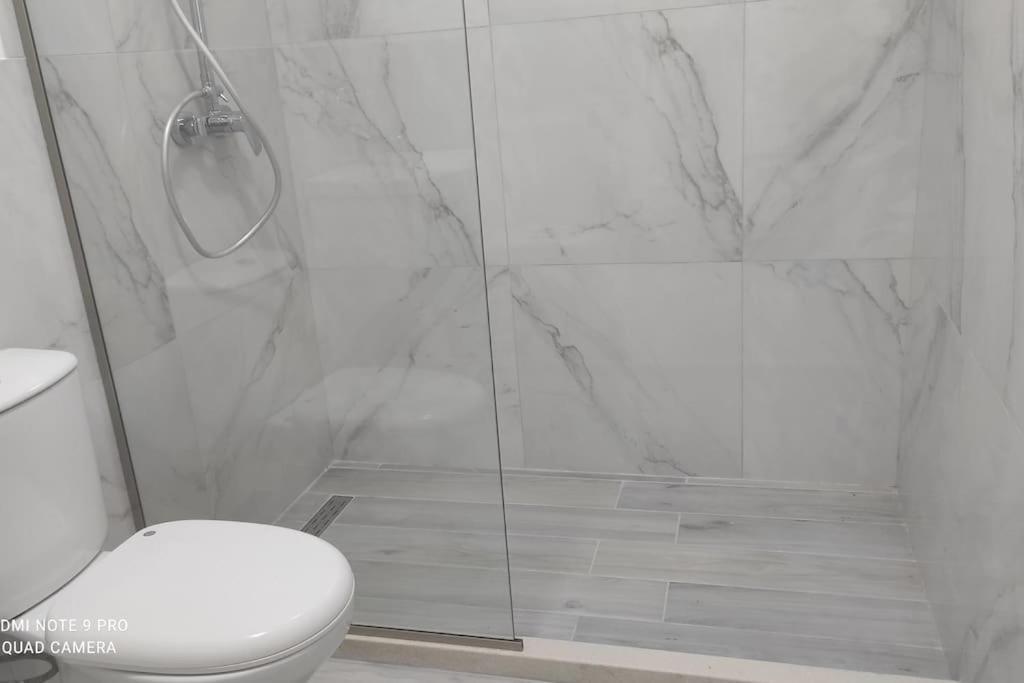 Villa Besnik, rooms for rent Vlorë Eksteriør bilde