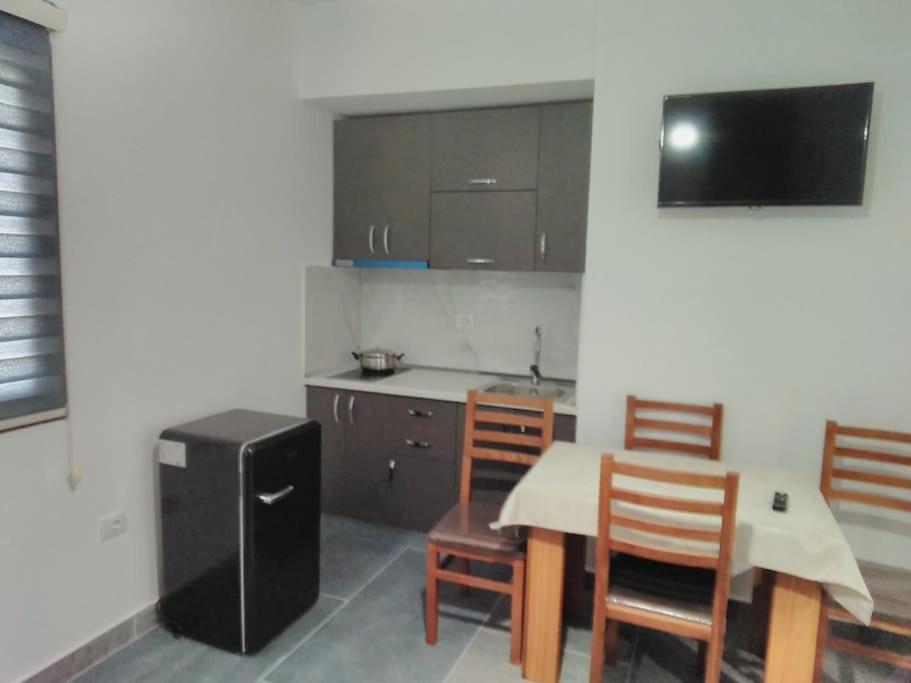 Villa Besnik, rooms for rent Vlorë Eksteriør bilde
