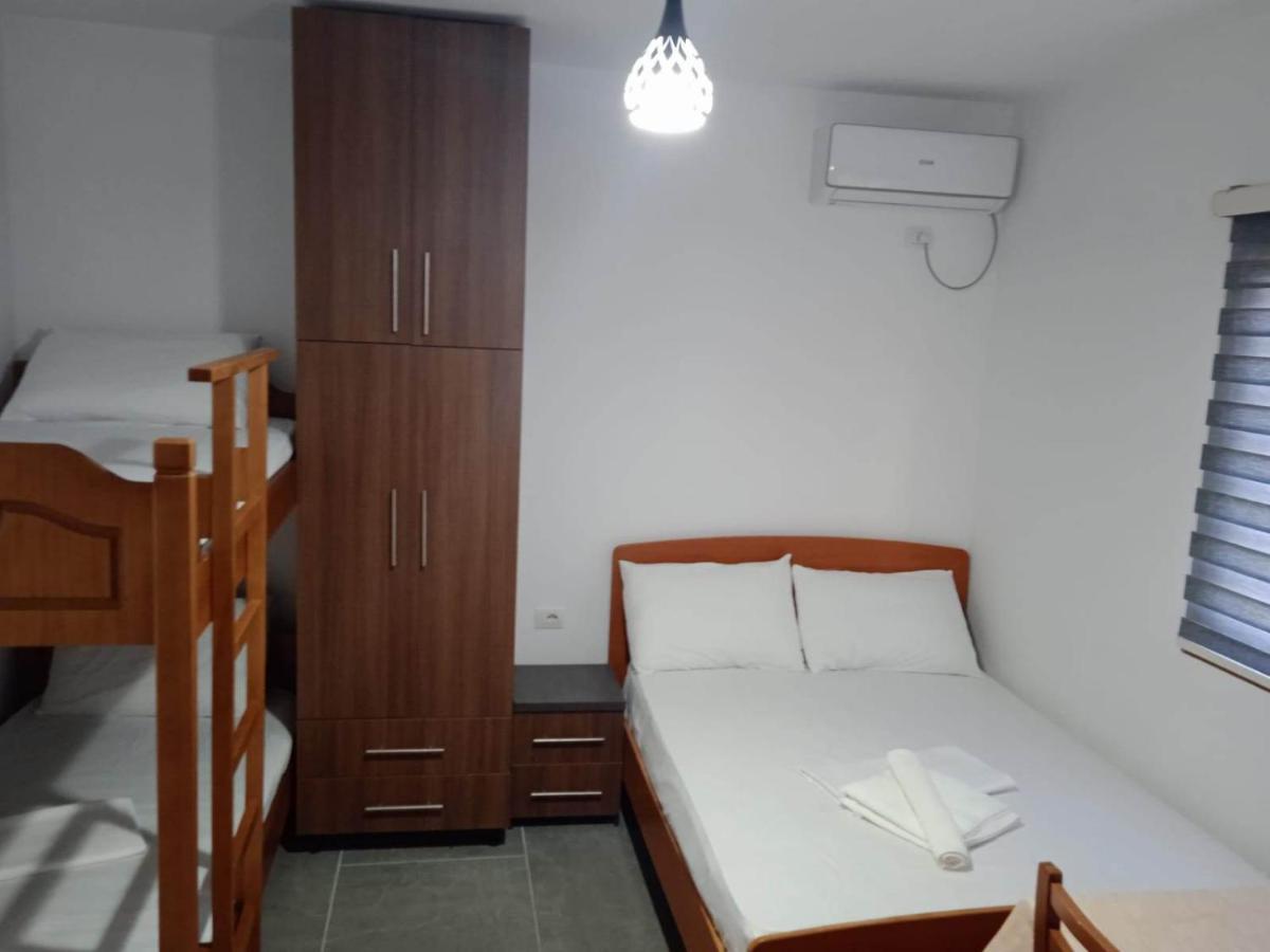 Villa Besnik, rooms for rent Vlorë Eksteriør bilde