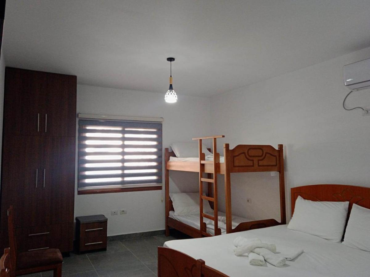 Villa Besnik, rooms for rent Vlorë Eksteriør bilde