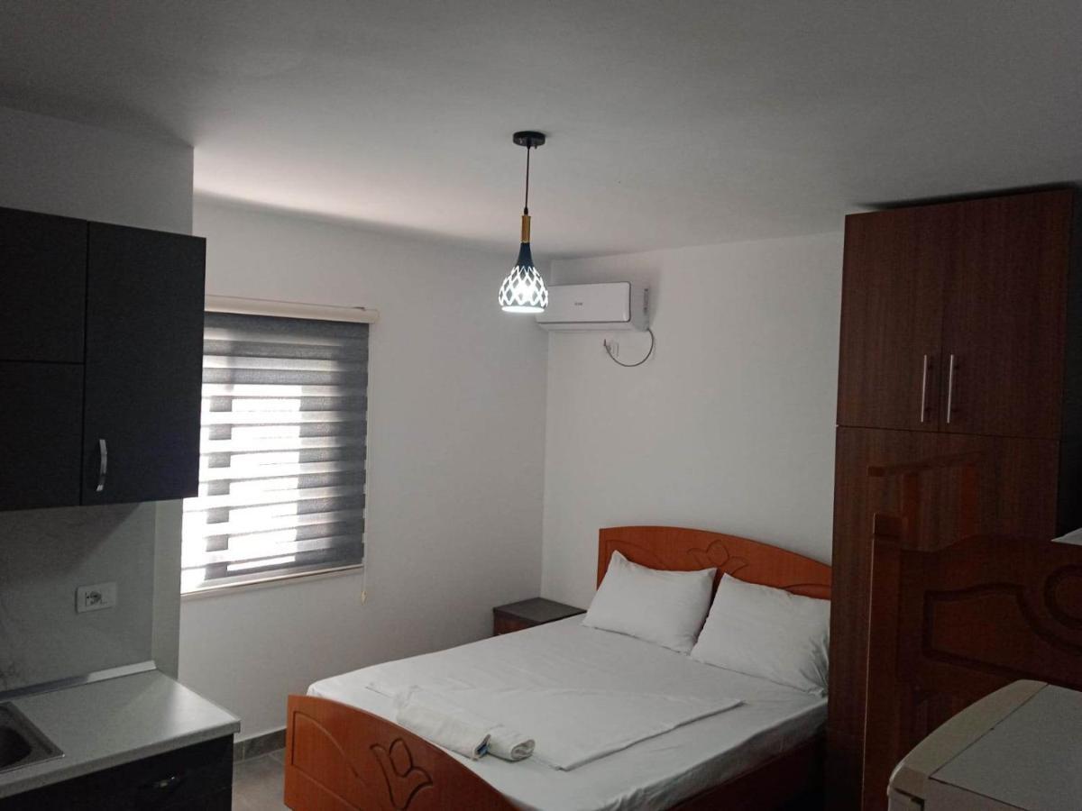 Villa Besnik, rooms for rent Vlorë Eksteriør bilde